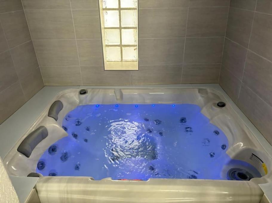 Maison Hyper Centre Jacuzzi Амбуаз Экстерьер фото